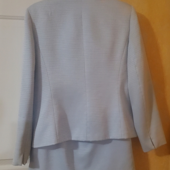 Skirt suite 10 - Picture 2 of 4